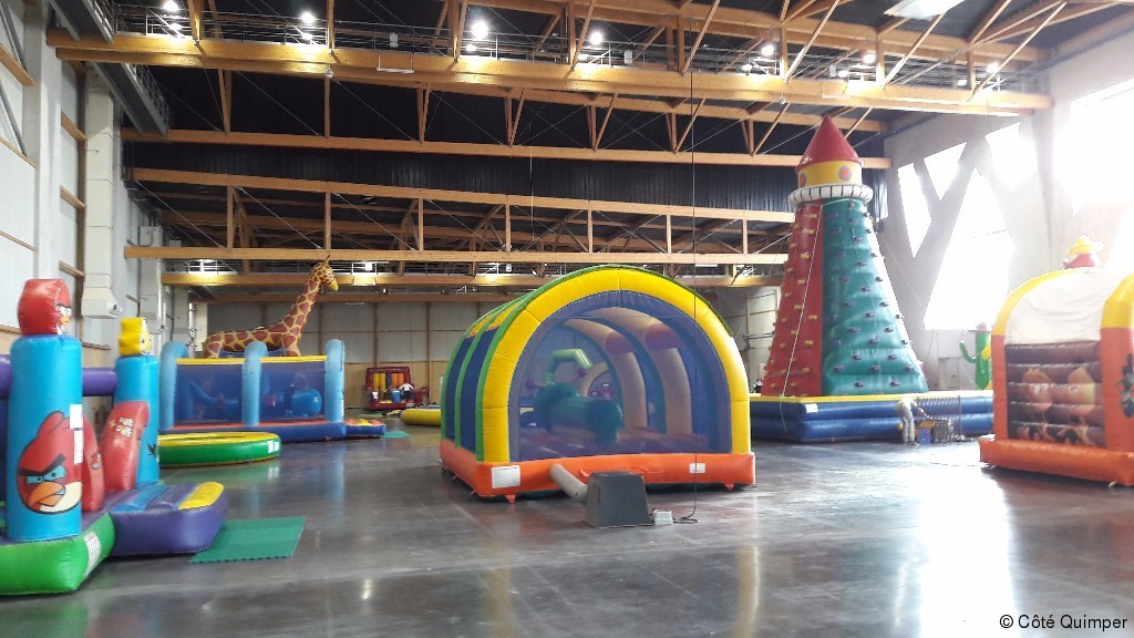 Jump'O'Land, parc éphémère de structures gonflables au Parc des Expositions de Quimper, Jump'O'Clown